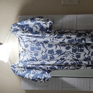 This is a Blue Floral shirt it is Brand New 💙.